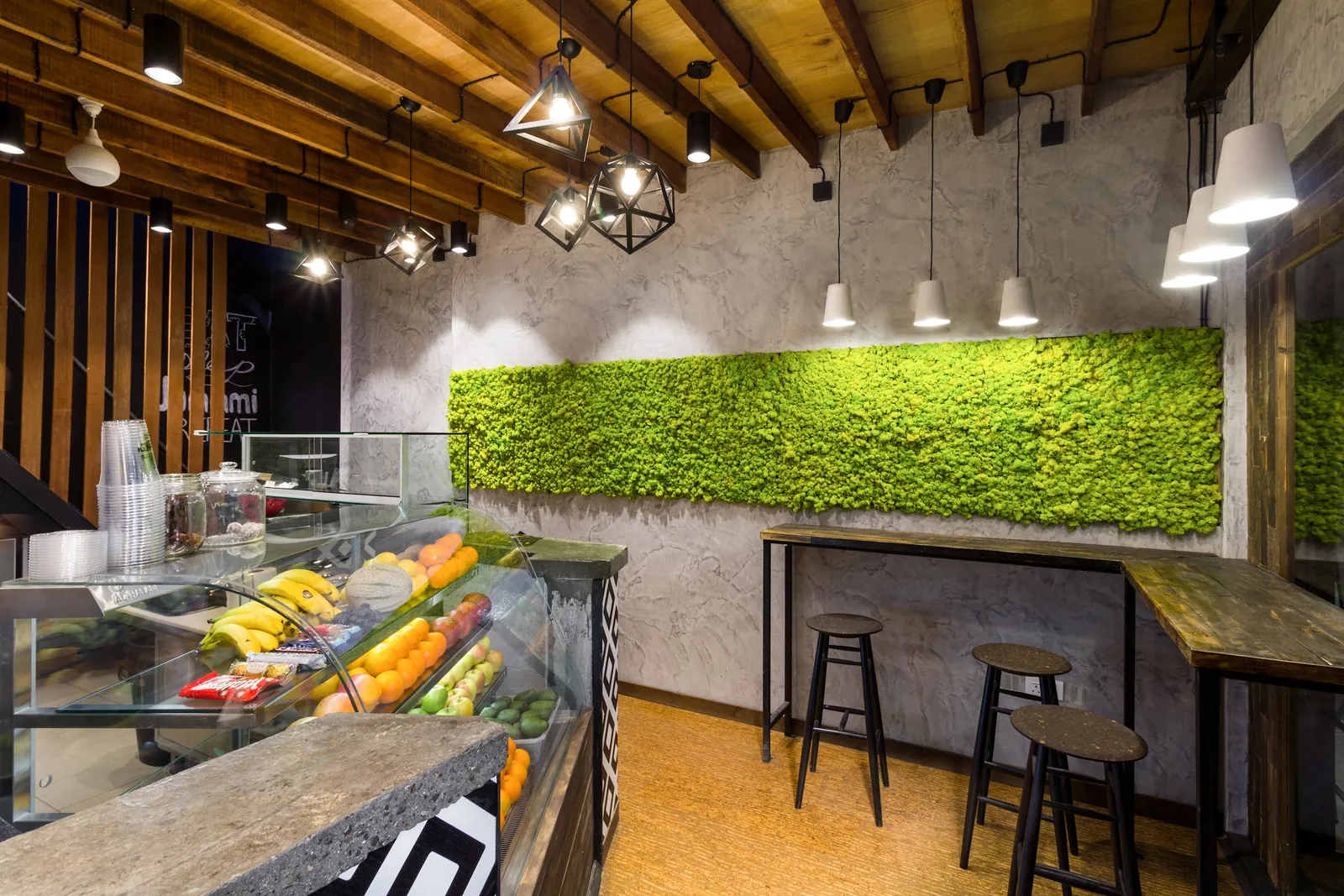Jumami Juice Bar interior in Bahrain (6)