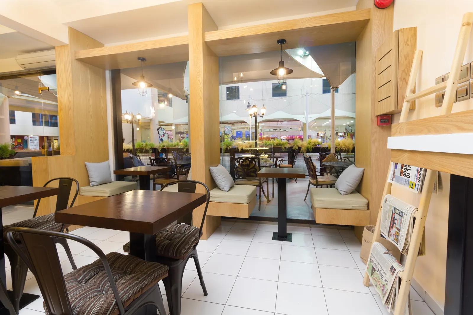 Koalagry Cafe interior and terrace in Bahrain (7)