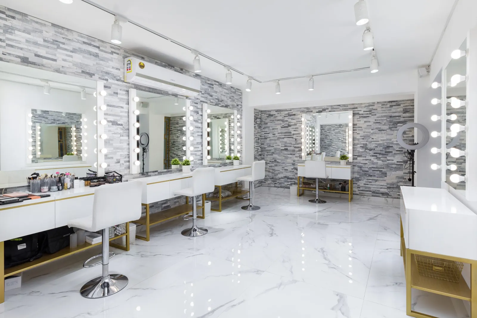 Makyaj Pro beauty salon interior in Bahrain (6)