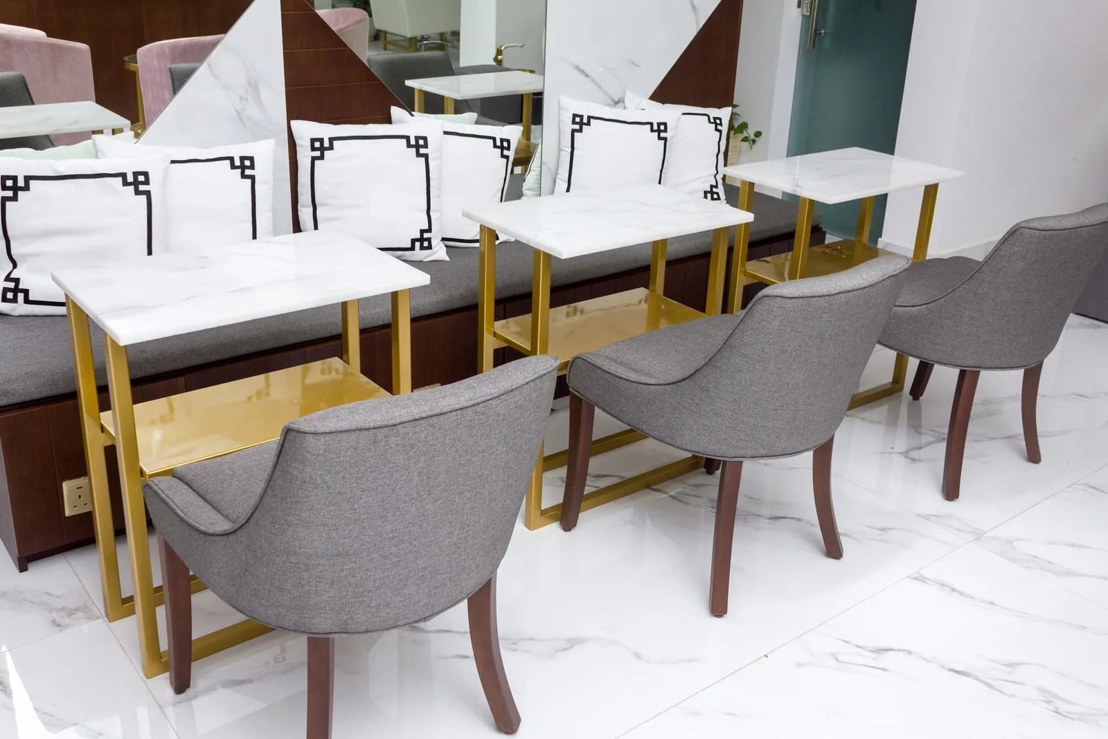 Makyaj Pro beauty salon interior in Bahrain (8)